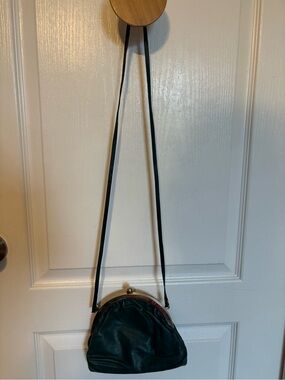 Vintage Italian Leather Dark Green Purse with Kiss-Lock Frame